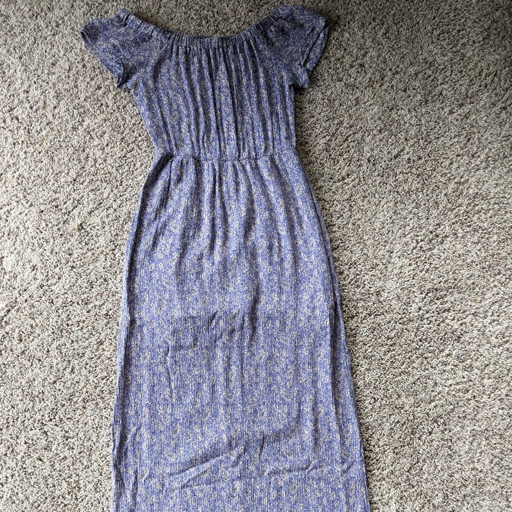 Summery Light Off-the-Shoulder Maxi Dress